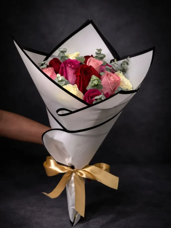 Sonrisa hermosa (12 rosas)