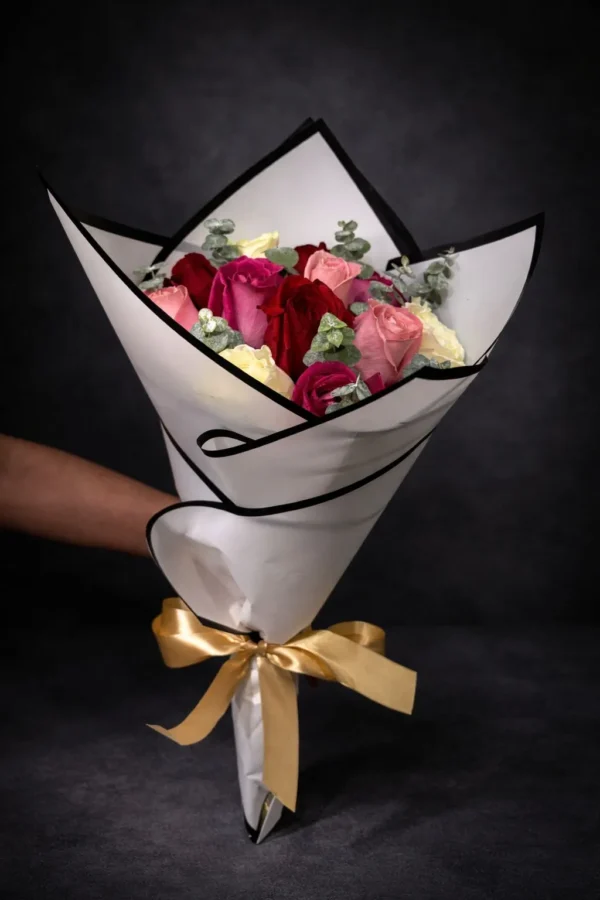 Sonrisa hermosa (12 rosas)