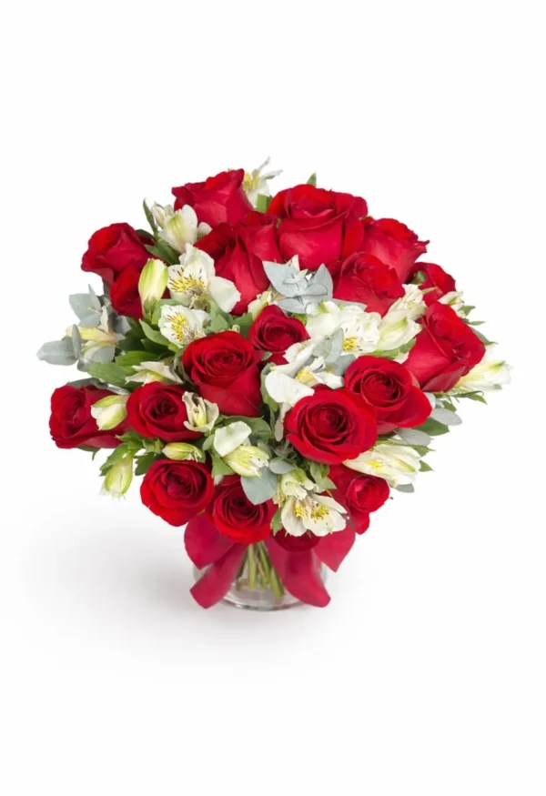 WhatsApp Image 2026-02-05 at 7.03.15 PM Romance de rosas (18 rosas y 10 alstroemerias)