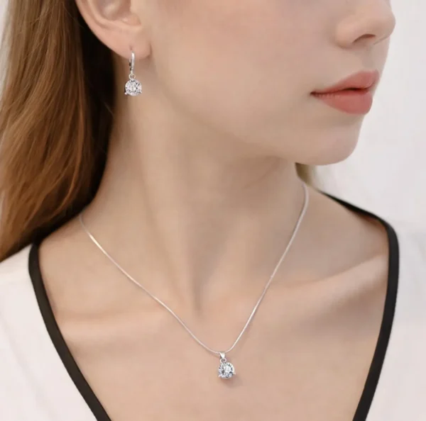 Collar Y Aretes De Mujer