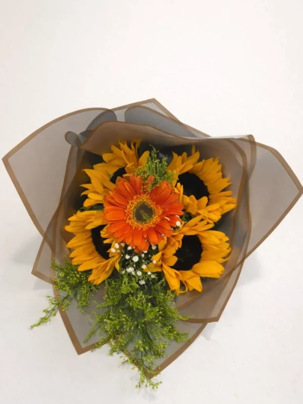 Ramo de 4 Girasoles y 1 Gerbera naranja