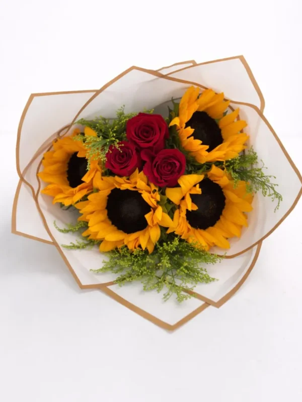 Ramo de 4 girasoles y 3 rosas rojas