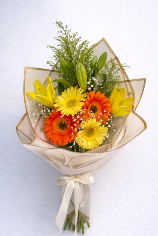 Ramo de 4 gerberas y 2 lilis